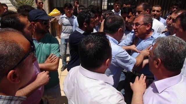 İşten &Ccedil;ıkarılan Taşeron İş&ccedil;isi Belediyeyi Bastı 1