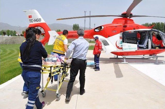 Durumu Kötüleşen Minik Cihan Helikopterle Sevk Edildi