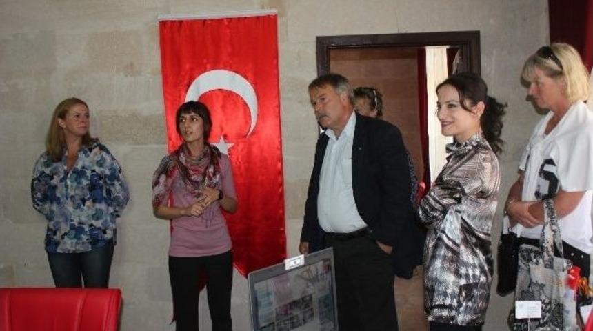 Harryda Belediye Heyeti, Kadın Danışma Merkezi&rsquo;ni Gezdi