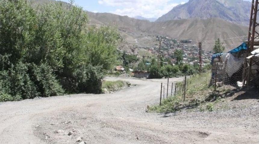 Bağlar Mahallesi Yollarının Asfaltlanmasını İstiyor