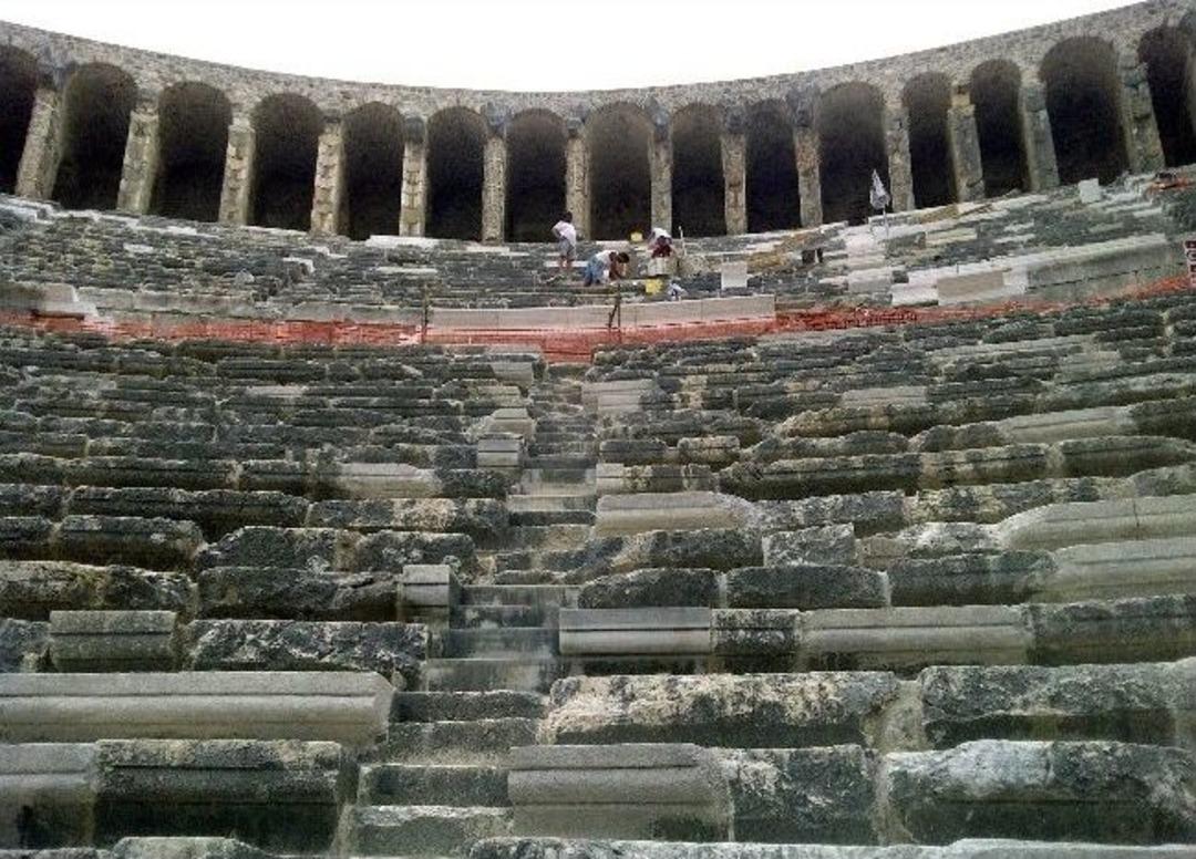 Aspendos&rsquo;ta Restorasyon &Ccedil;alışmaları