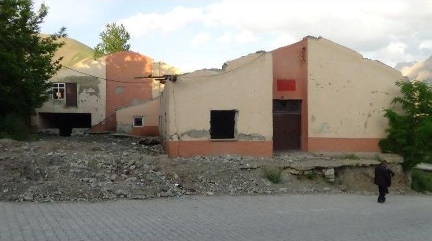 Hakkari’ye Yeni Halk Eğitim Merkezi Binası Müjedesi
