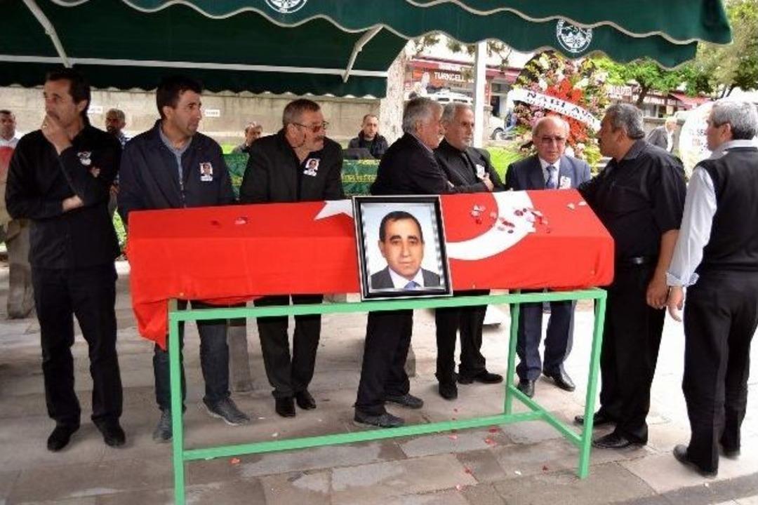 &Ouml;ğrencinin Yumruğuyla &Ouml;len &Ouml;ğretmen Toprağa Verildi