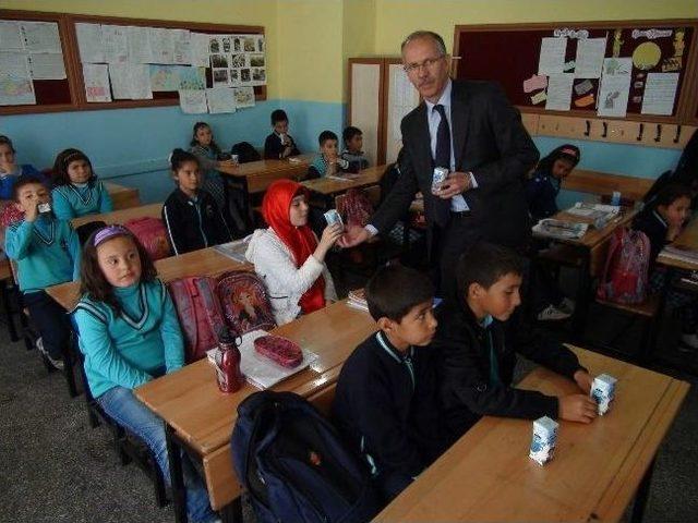 &Ouml;ğrenciler Yozgat&rsquo;ta 350 Ton S&uuml;t T&uuml;ketti 1