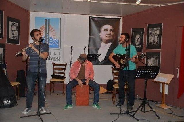 Dikili Dünya Şairi Nazım’ı ‘muhteşem’ Andı 1