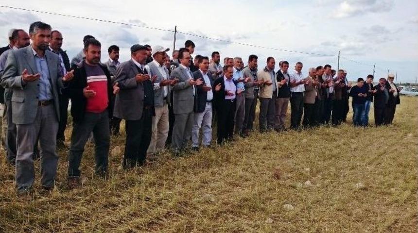 Boğazlıyan M&uuml;ft&uuml;s&uuml; G&uuml;ler, Dolu Yağışından Zarar G&ouml;ren &Ccedil;ift&ccedil;ilere Ge&ccedil;miş Olsun Ziyaretinde Bulundu