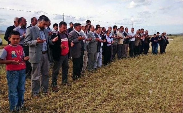 Boğazlıyan Müftüsü Güler, Dolu Yağışından Zarar Gören Çiftçilere Geçmiş Olsun Ziyaretinde Bulundu