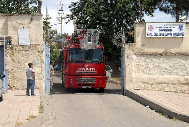 Siverek Cezaevinde &Ccedil;ıkan Yangın Korkuttu 2