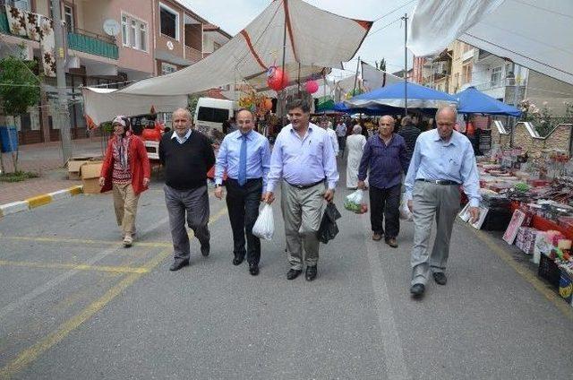 Başkan &Uuml;z&uuml;lmez Pazar Esnafını Dolaştı 1