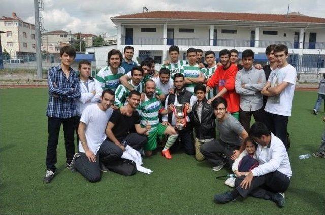 Dilovası Belediye Başkanı Toltar Şampiyon Tavşancıl&rsquo;ı Kutladı 1