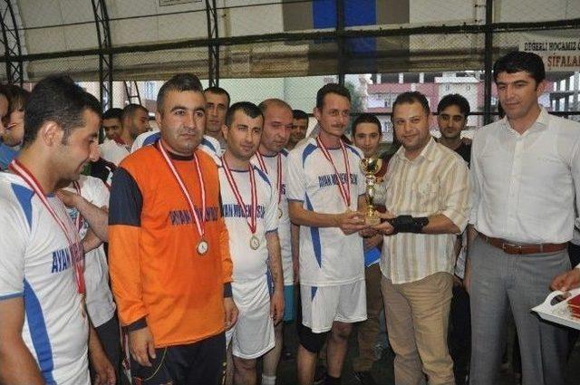 Doktor Özlem Vuran İçin Futbol Turnuvası Düzenlendi