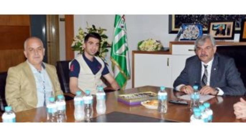 Bursasporlu Emre Taşdemir &Ouml;zl&uuml;ce Tesisleri'nde