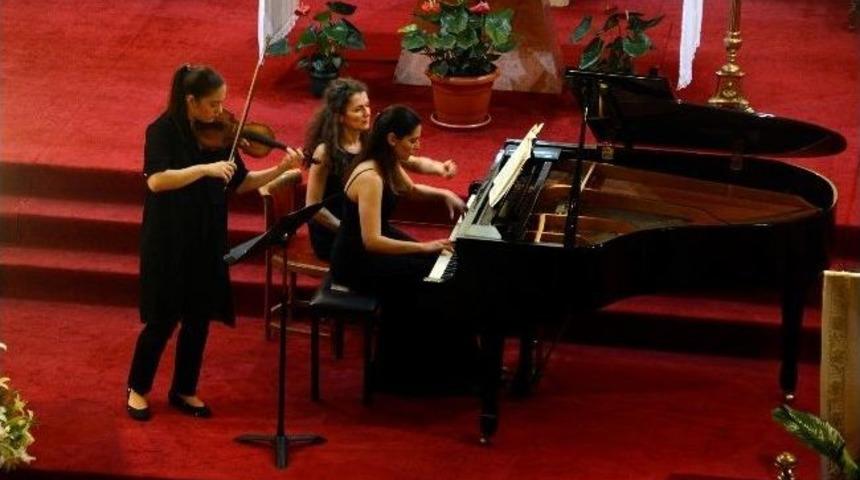 Y&uuml;kselen Yıldızlar B&uuml;y&uuml;ledi