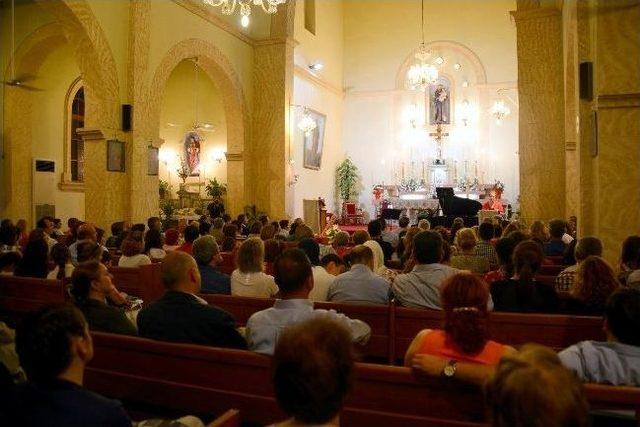 Y&uuml;kselen Yıldızlar B&uuml;y&uuml;ledi 2