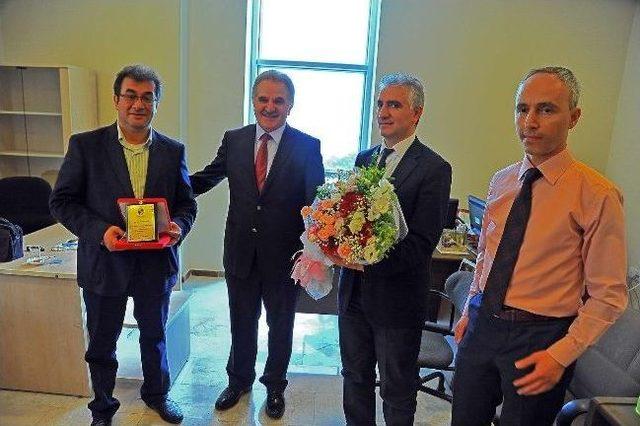 T&uuml;rk Dili Ve Edebiyatı B&ouml;l&uuml;m Başkanlığında Devir Teslim 1