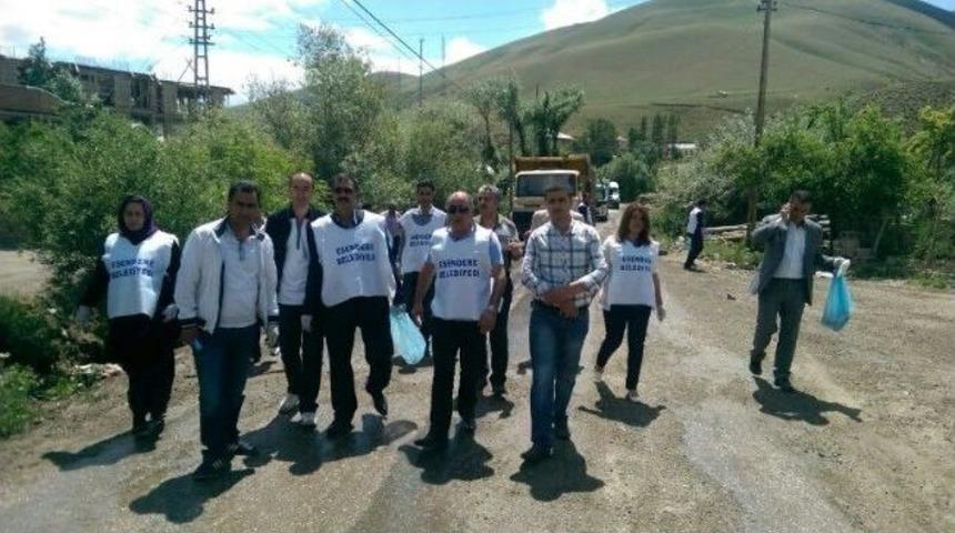 Esendere Beldesinde Temizlik Seferberliği