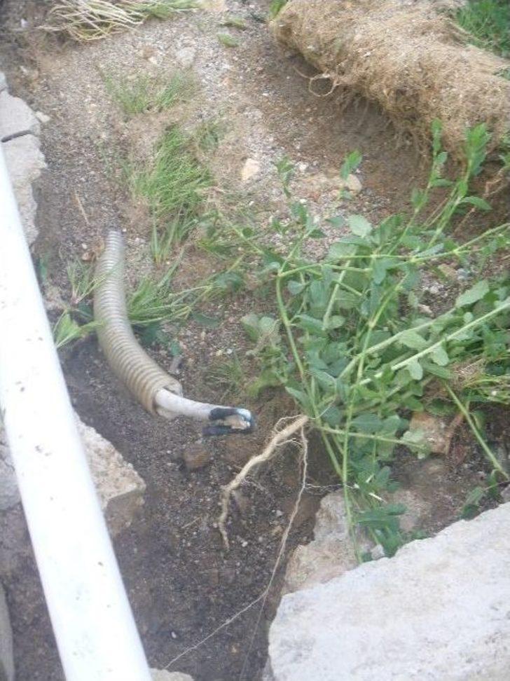 Sağanak Yağmur Çocuk Oyun Alanını Tahrip Etti G5