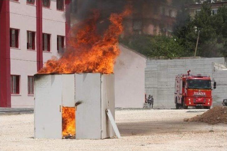 Sivil Savunma Ve İtfaiye Okulu Mezunlarından Nefes Kesen Tatbikat G3