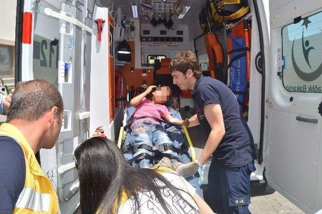 Otomobilin &Ccedil;arptığı &Ccedil;ocuk Yaralandı 1