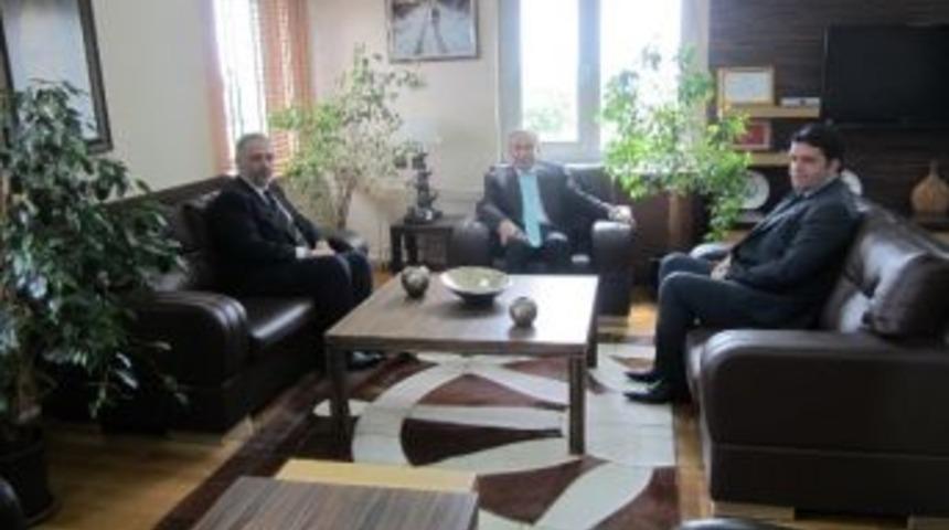 Vali B&uuml;y&uuml;k&rsquo;ten Sakarya Barosu'na Veda Ziyareti