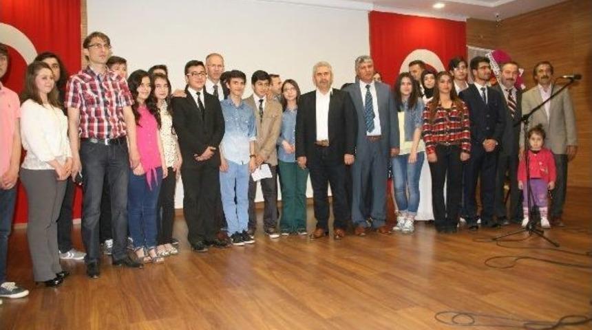 Yozgat Anadolu Lisesi &Ouml;ğrencilerinden Şiir Dinletisi