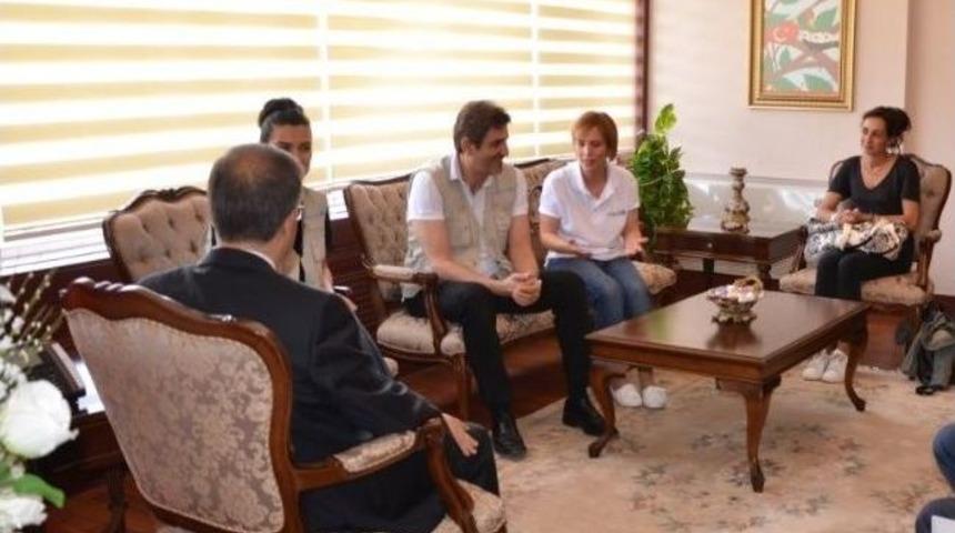 Unıcef İyi Niyet El&ccedil;isi Tuba B&uuml;y&uuml;k&uuml;st&uuml;n&rsquo;den Vali Tapsız&rsquo;a Ziyaret