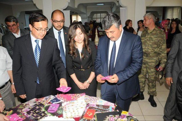 Polatlı da "Ahşap Ve Seramik Kursiyerleri Sergisi" A&ccedil;ıldı 2