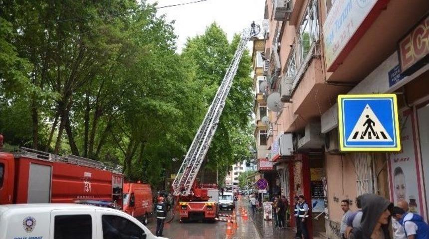 İzmit Şehir Merkezinde Yangın Paniği