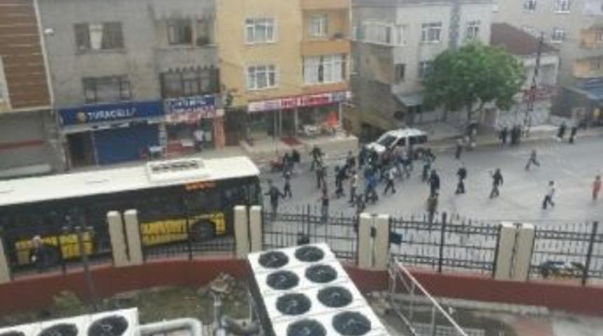 Gaziosmanpaşa&rsquo;da İett Ve İtfaiye Aracına Molotoflu Saldırı