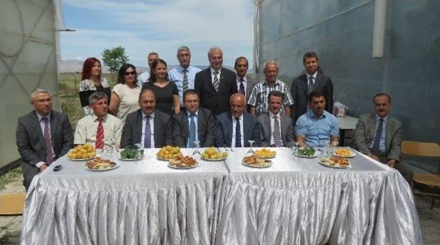 Malatya&rsquo;da Kayısı Y&uuml;zde 95 Oranında Zarar G&ouml;rd&uuml;, Bir Tek Bu Bah&ccedil;eyi Don Vurmadı