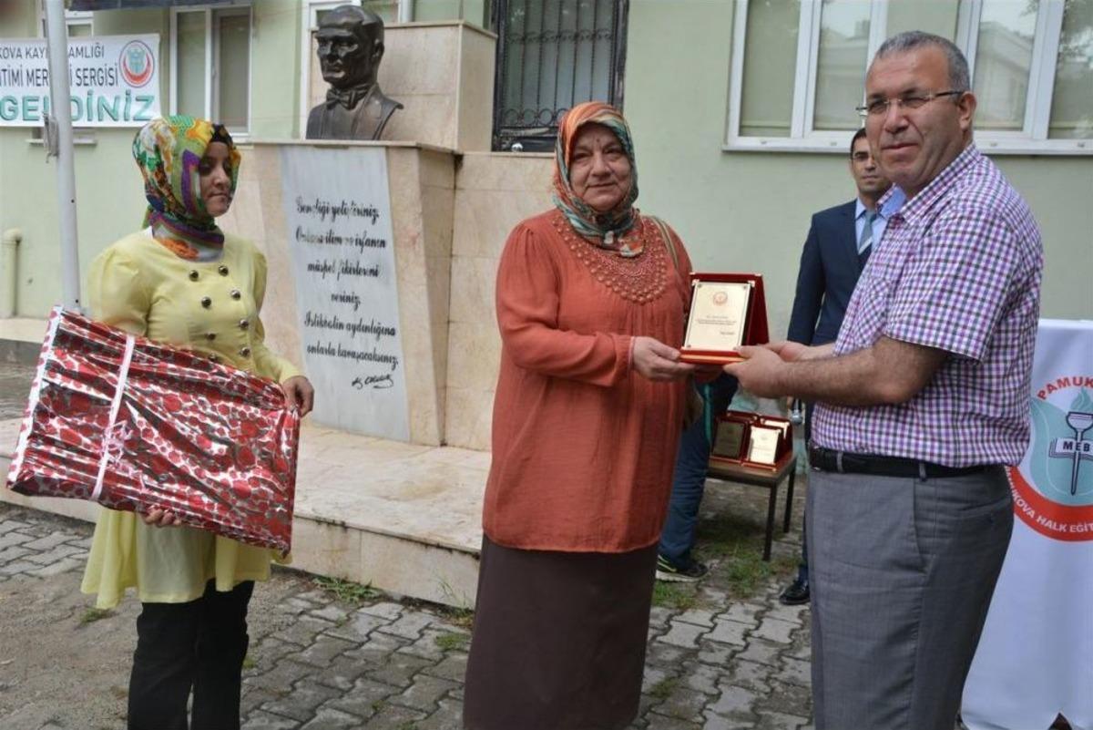 Pamukova Halk Eğitim Merkezi Kursiyerlerinden Sergi