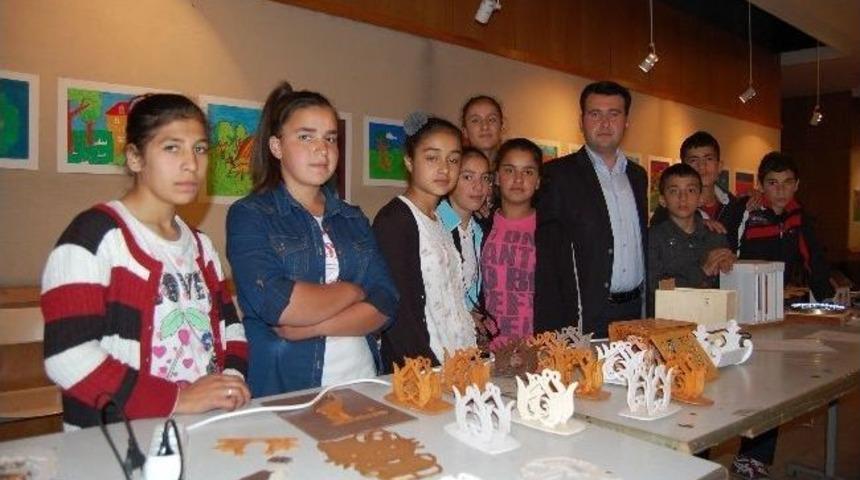 &Ouml;ğrencilerden Sergi