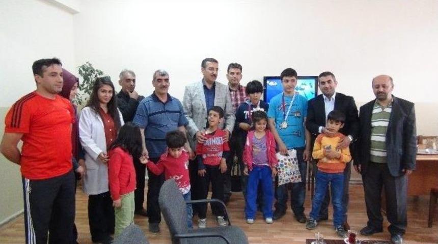 Ak Parti&rsquo;den O&ccedil;em&rsquo;e Ziyaret