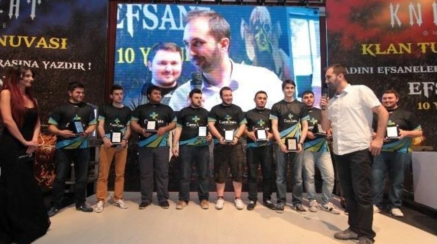 Sanal D&uuml;nyada Kurulan Dostluklar, Ger&ccedil;ek Hayata Taşındı