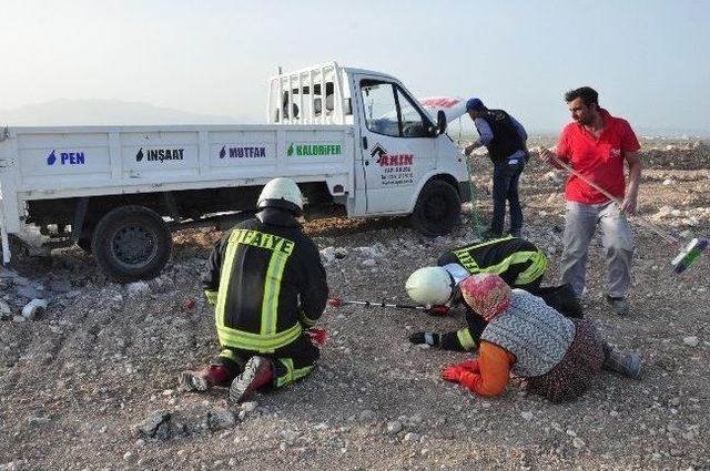 Kamyonetin Motoruna Giren Yılanı İtfaiye Çıkardı