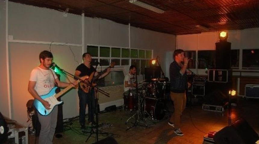 Lise &Ouml;ğrencileri Konserde Buluştu