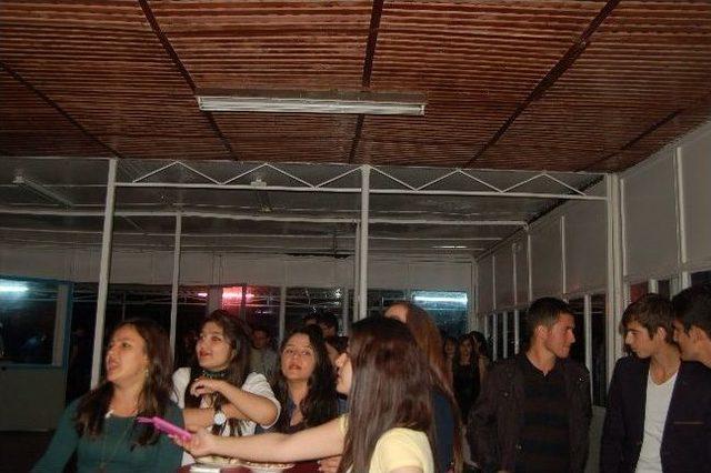 Lise &Ouml;ğrencileri Konserde Buluştu 1