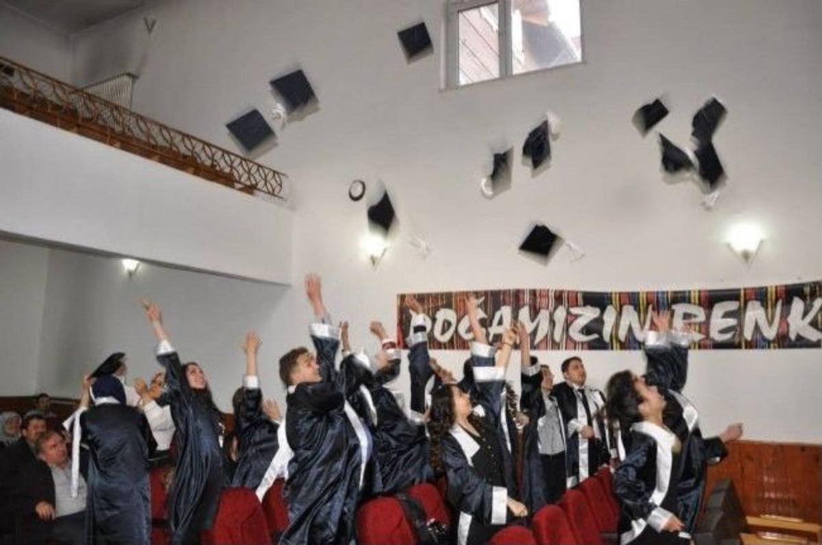 Azdavay &Ccedil;.p.l. Mezunları İ&ccedil;in Kep T&ouml;reni D&uuml;zenlendi