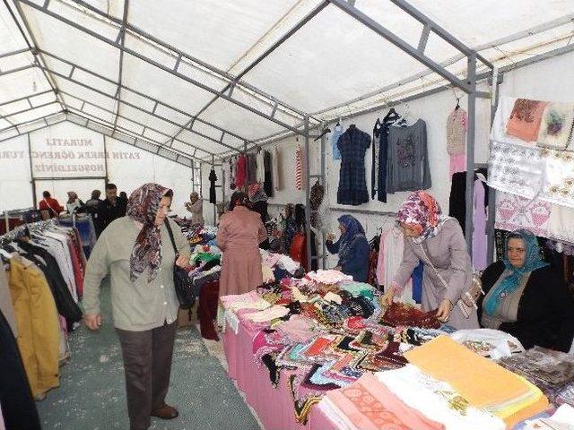 Muratlı da Fatih Erkek &Ouml;ğrenci Yurdu Kermes D&uuml;zenledi 2