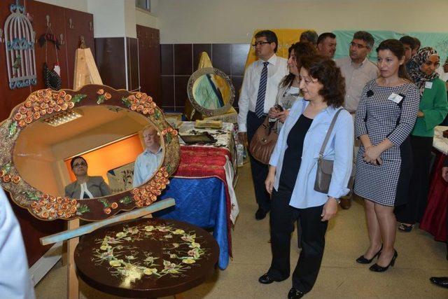 Nihan &Ouml;zt&uuml;rk, Kepez &Ccedil;amlıbel Halk Eğitimi Merkezi Sergisini A&ccedil;tı 1