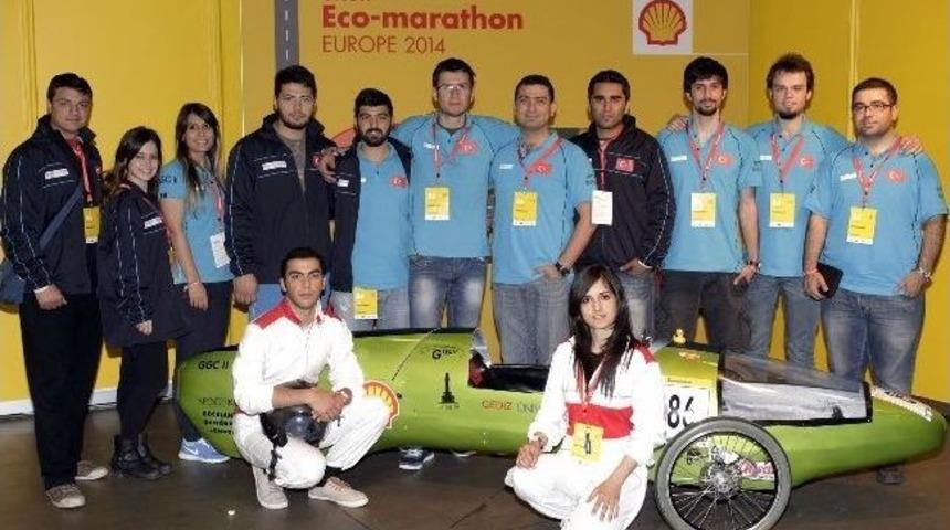 Bir &Ccedil;ay Bardağı Benzinle Dereceye Girdiler