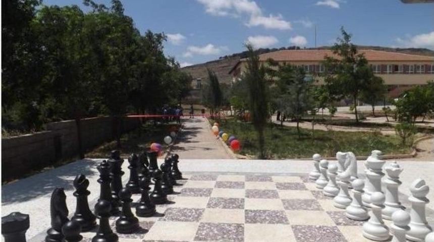 Poltbey K&ouml;y&uuml;nde Bah&ccedil;e Satrancı Oyun Alanı A&ccedil;ılışı