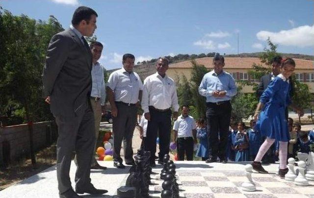 Poltbey K&ouml;y&uuml;nde Bah&ccedil;e Satrancı Oyun Alanı A&ccedil;ılışı 1