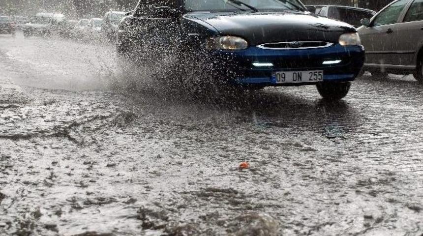 Aydın&rsquo;a Sağanak Yağış Ve Lokal Dolu Uyarısı