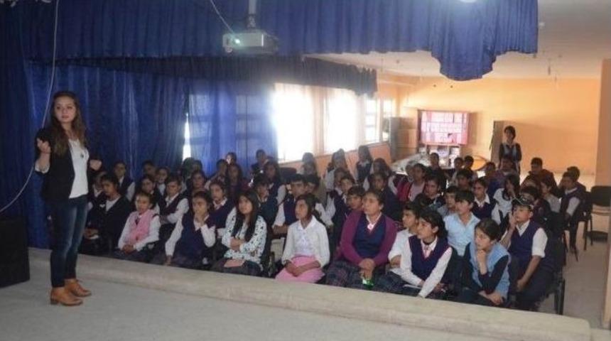 &Ouml;zalp Aile K&uuml;lt&uuml;r Merkeziden &Ouml;ğrencilere Seminer