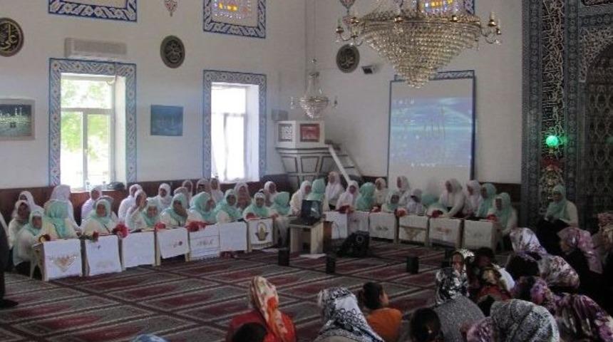 Hayrabolu&rsquo;da Kuran Kursu &Ouml;ğrencileri Belgelerini Aldı