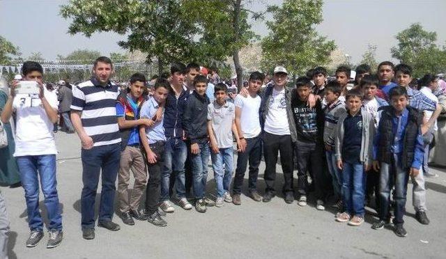 &Ouml;zalplı &Ouml;ğrenciler Van ın Tarihi Ve Turistik Yerlerini Gezdi 1