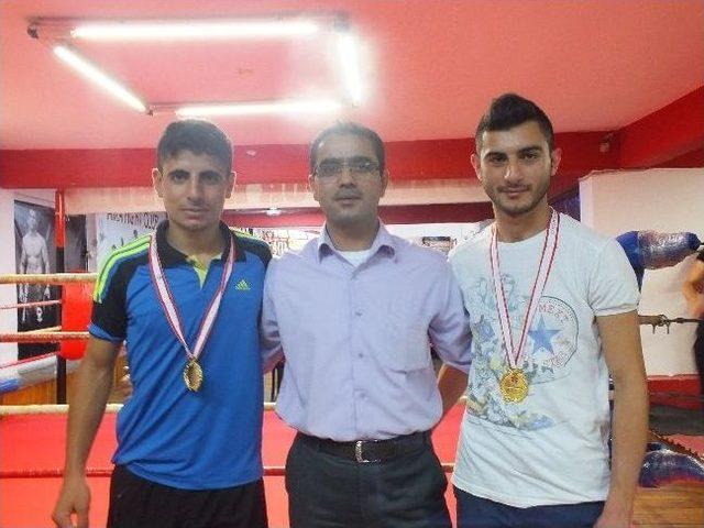 Kick Boks&ccedil;ular Fırtına Gibi Esti.. 1