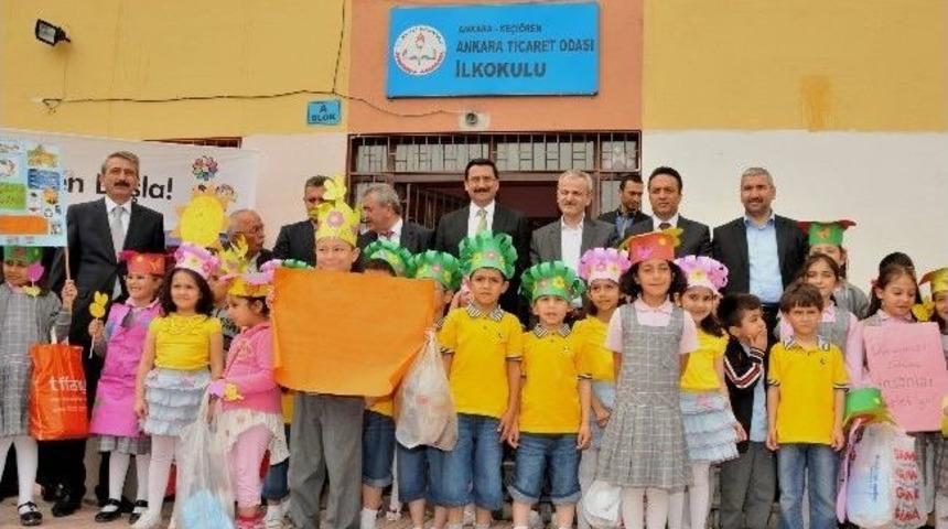&Ccedil;evre &Ccedil;i&ccedil;ekleri D&uuml;nya &Ccedil;evre G&uuml;n&uuml;'n&uuml; Kutladı