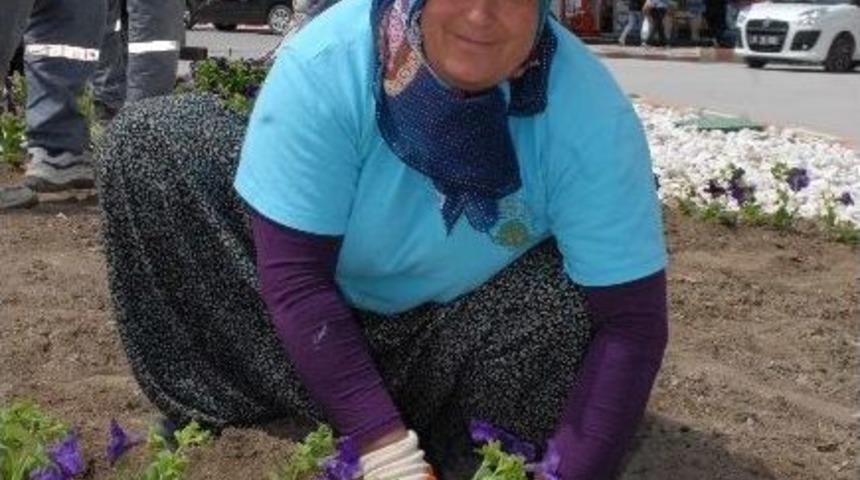 Burdur&rsquo;a Yaz Makyajı